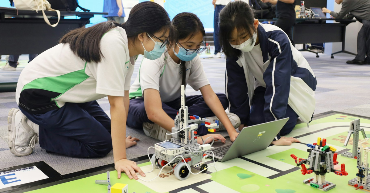 【Hong Kong Commercial Daily】The GenRobo A.I. Engineer Competition has ended , GBA Homeland Youth Community Foundation helping 1,700 middle school students complete their A.I. Engineer journey